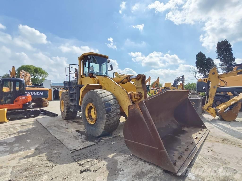 Komatsu WA 500 Kolové nakladače
