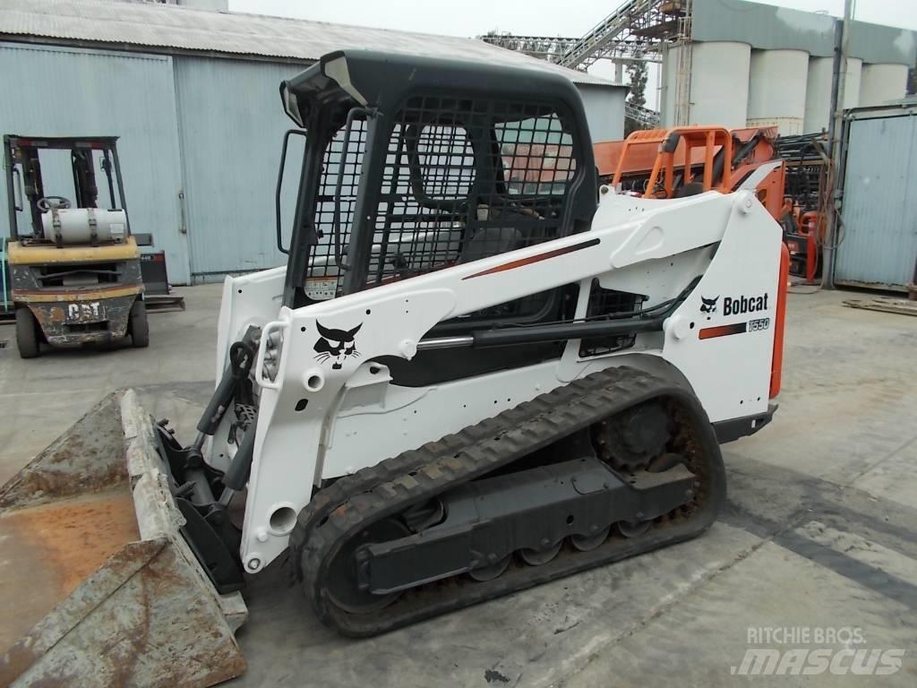 Bobcat T550 Smykem řízené nakladače