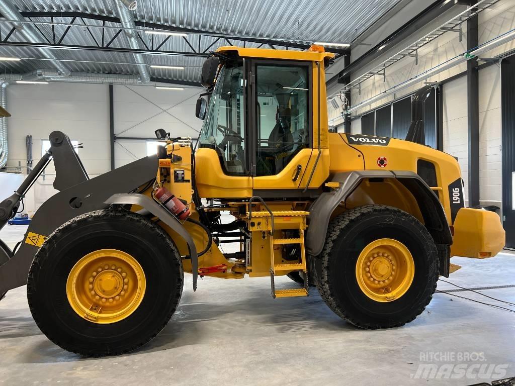 Volvo L90G Kolové nakladače