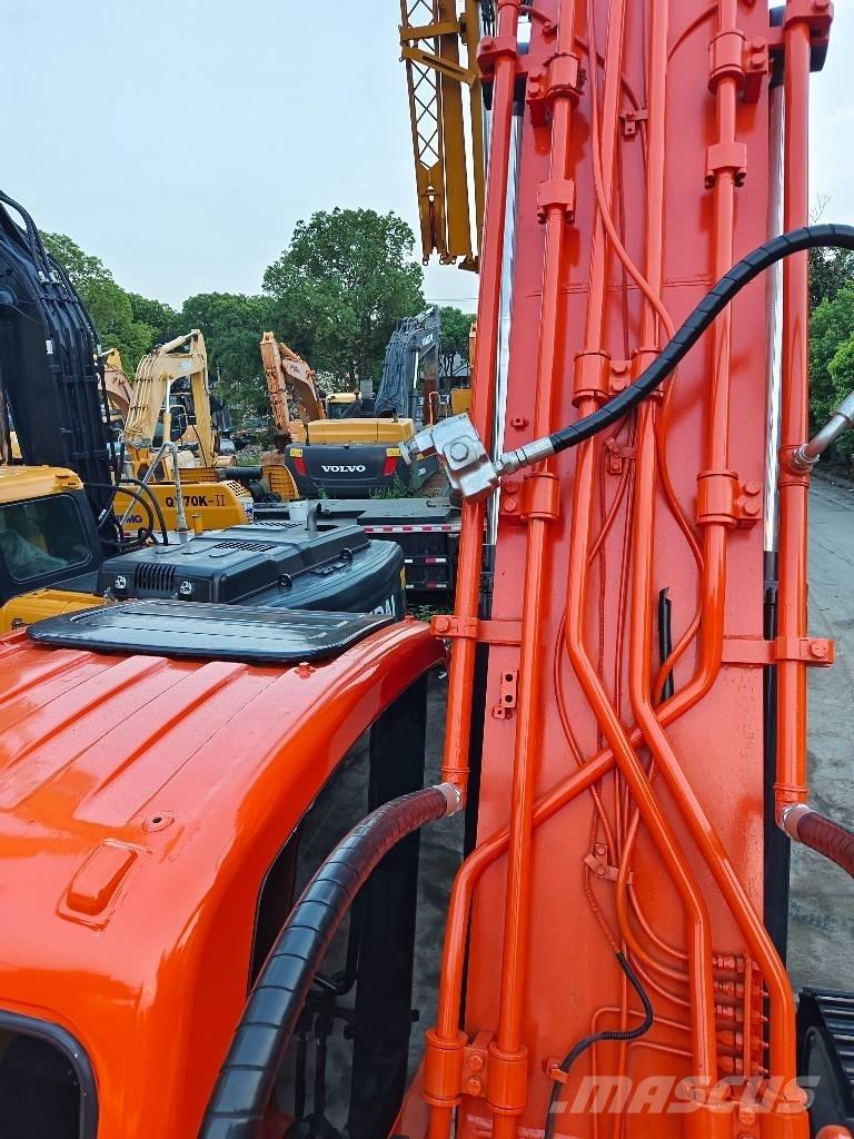 Doosan DX 300 LC Pásová rýpadla