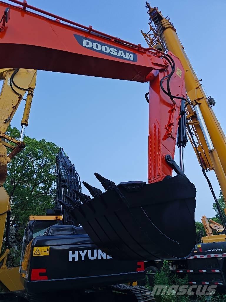 Doosan DX 300 LC Pásová rýpadla