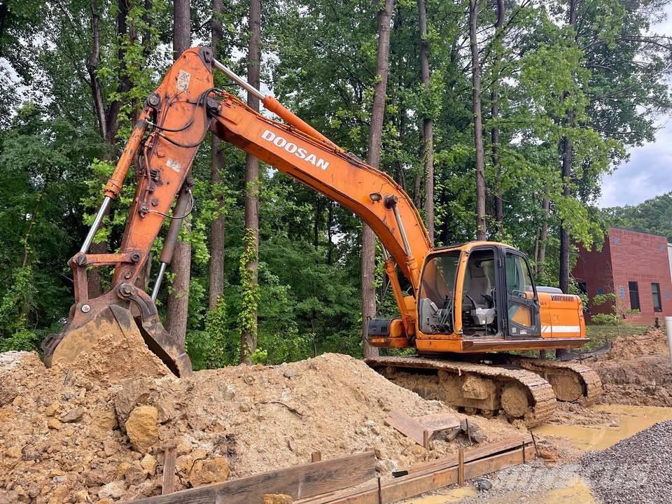 Doosan DX 255 LC Pásová rýpadla