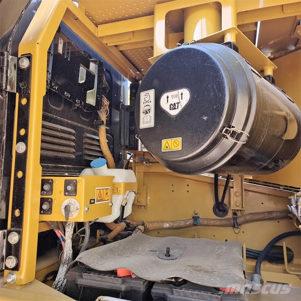 CAT 320 GC Pásová rýpadla
