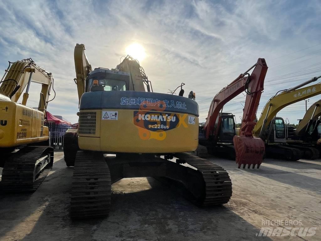 Komatsu PC 228 US Pásová rýpadla