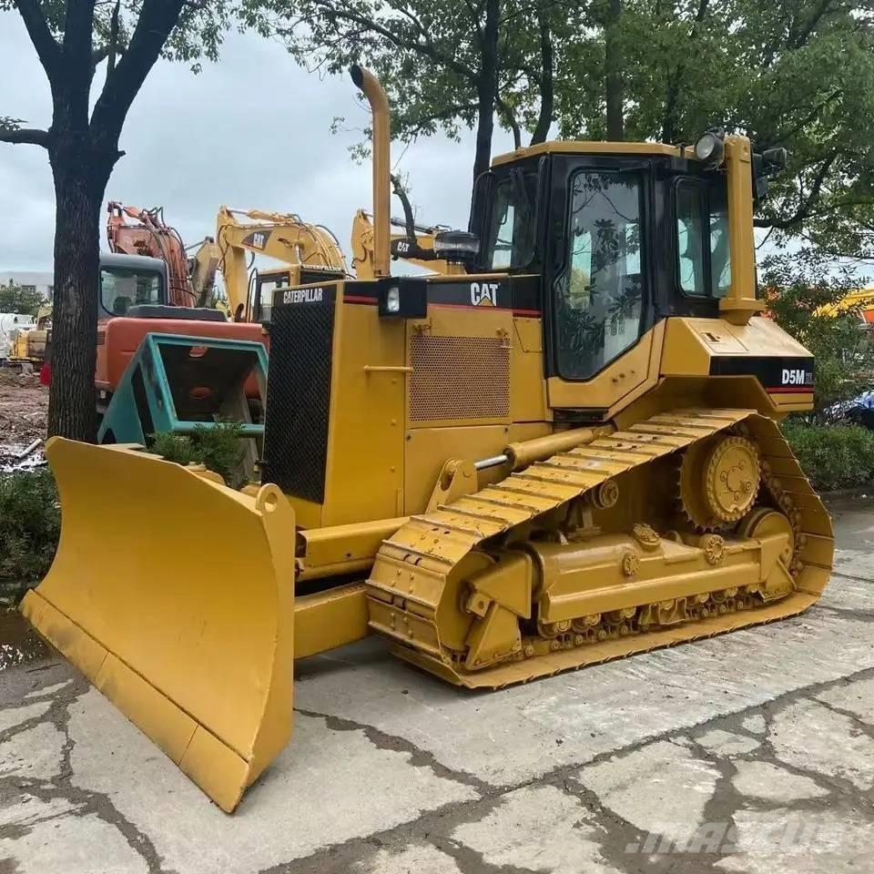 CAT D5M Pásové dozery