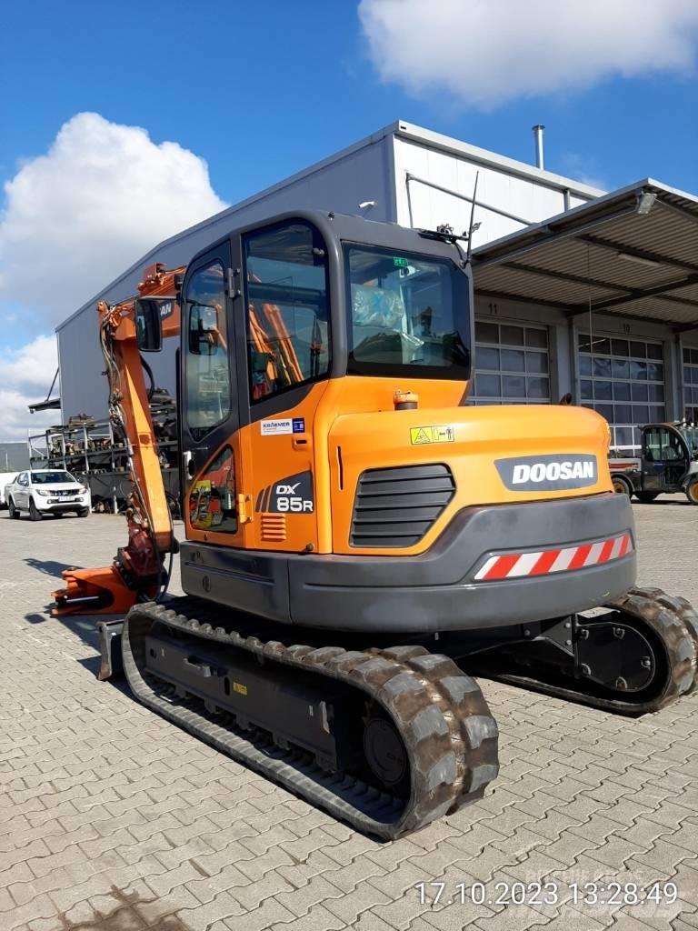 Develon DX 85 R-3 Midi rýpadla 7t - 12t