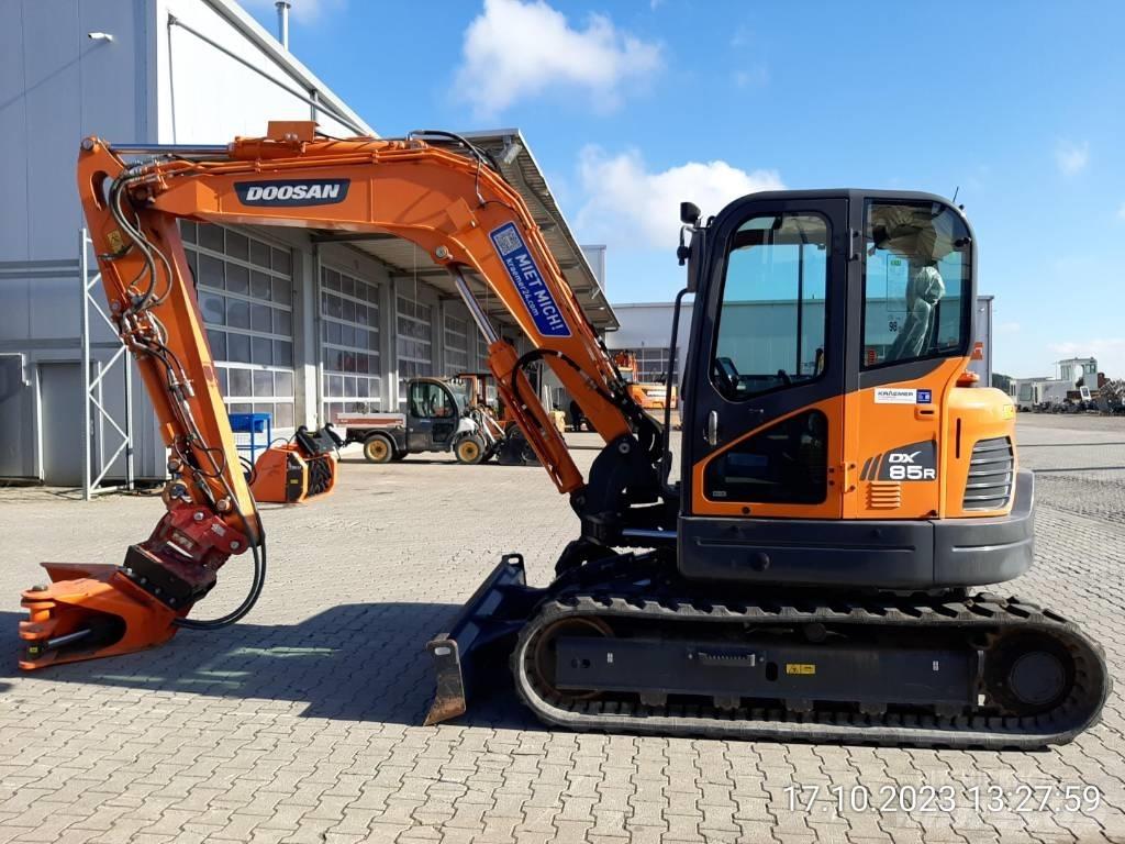 Develon DX 85 R-3 Midi rýpadla 7t - 12t