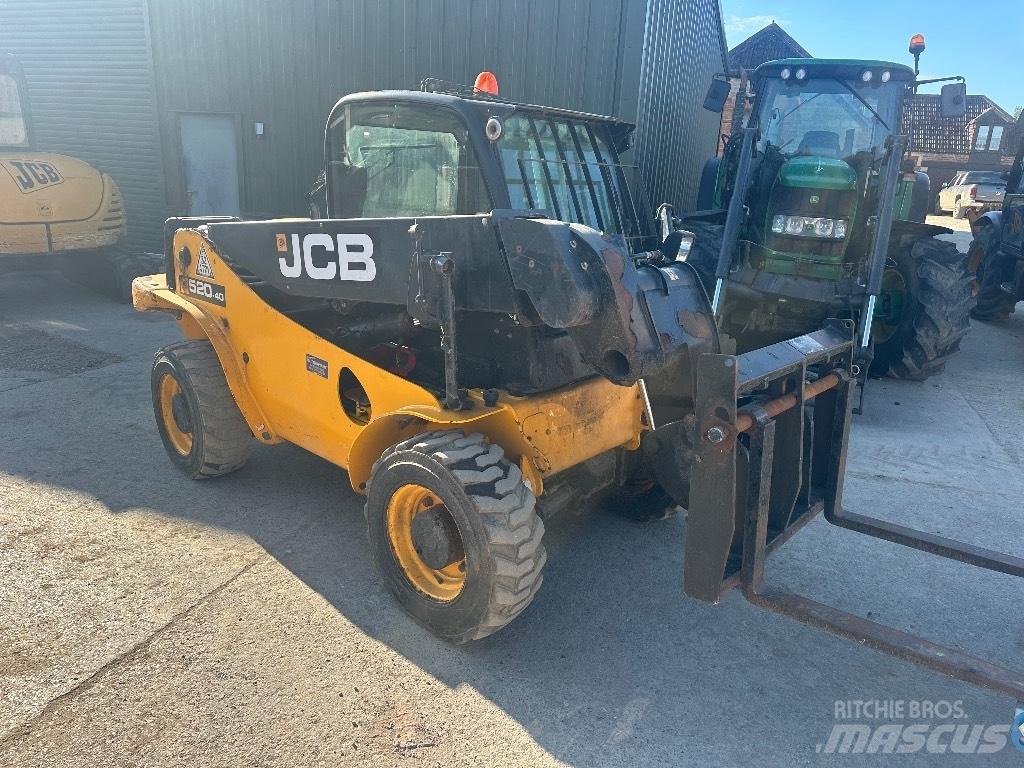 JCB 520-40 Teleskopické manipulátory