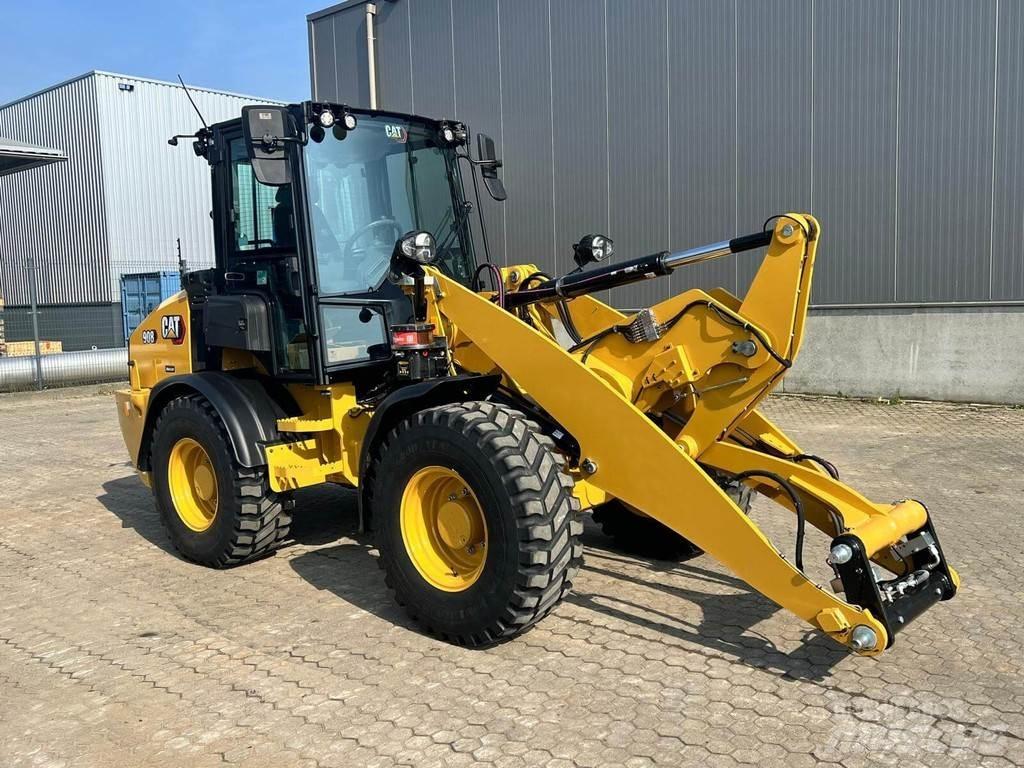 CAT 908 Kolové nakladače