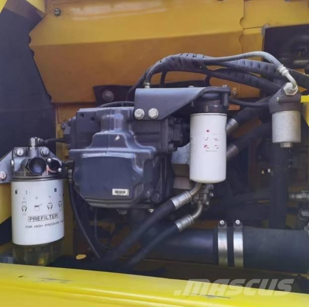 Komatsu PC220-8 Pásová rýpadla