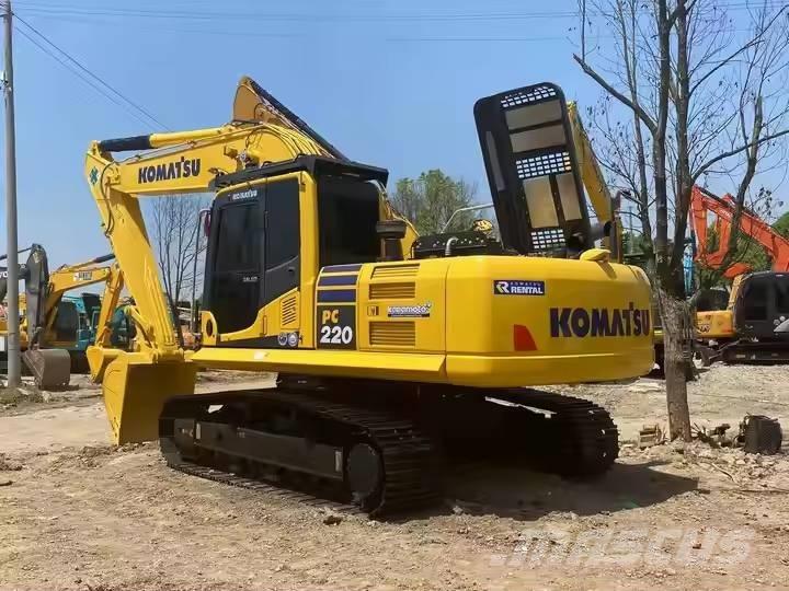 Komatsu PC220-8 Pásová rýpadla