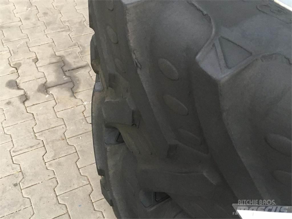 BKT 480/70R34 Pneumatiky, kola a ráfky