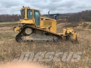 CAT D6N Pásové dozery