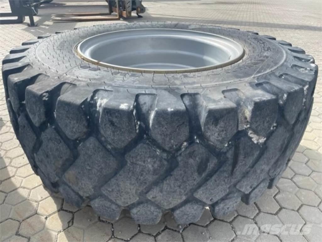  Øvrige ØVRIGE Pneumatiky, kola a ráfky