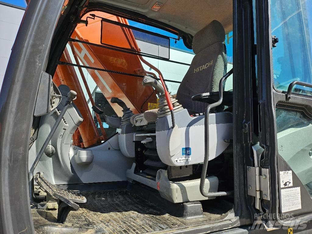 Hitachi ZX 210 LC-5 Pásová rýpadla