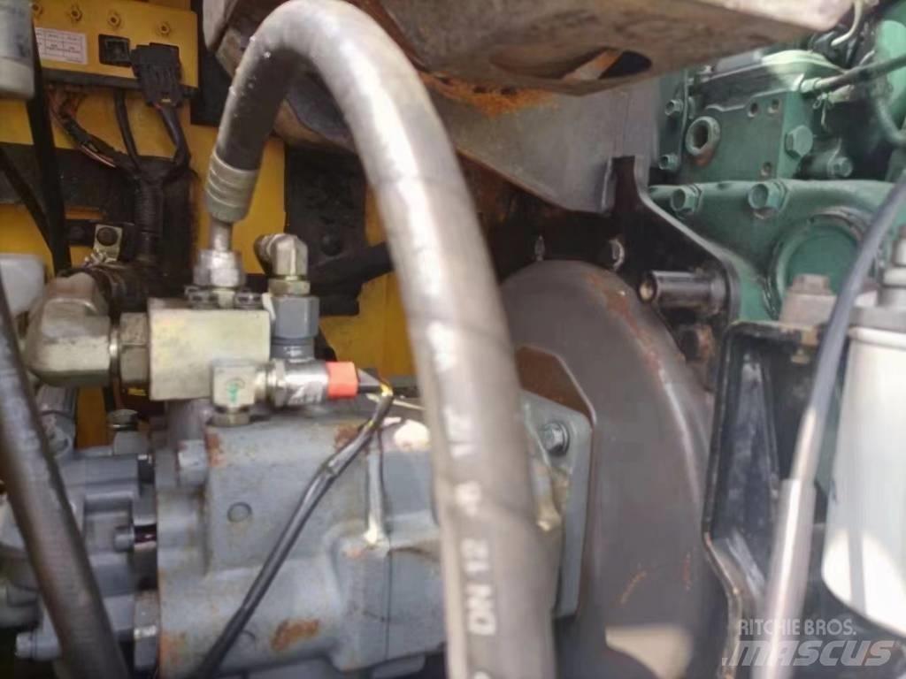 Volvo EC 80D PRO Pásová rýpadla