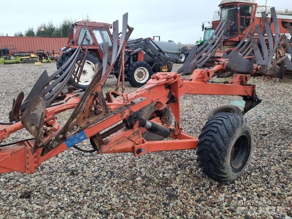 Kuhn Manager 6 Oboustranné pluhy