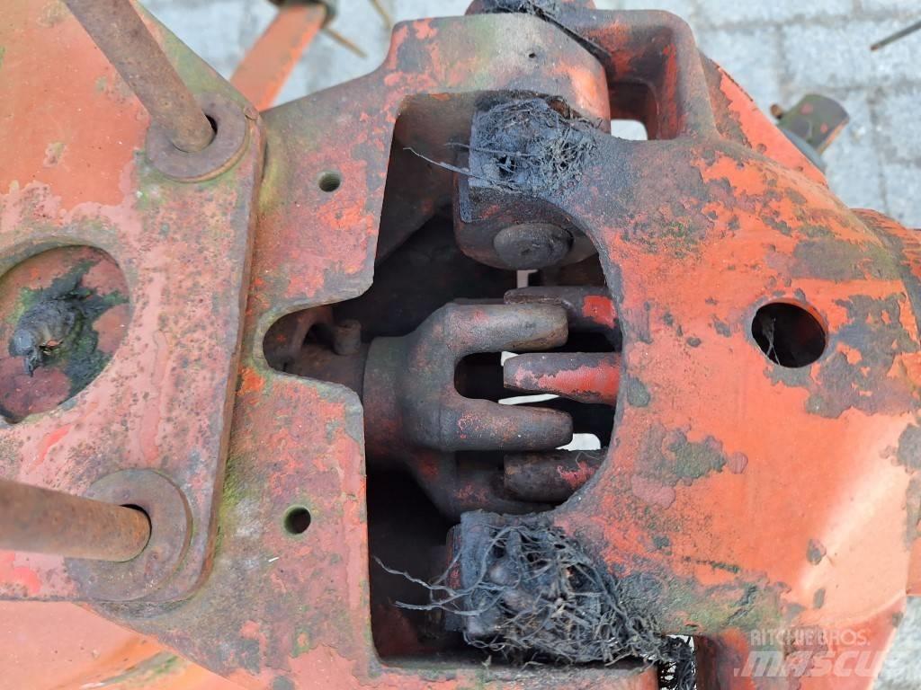 Kuhn GF 8501 T Obraceče a shrabovače sena