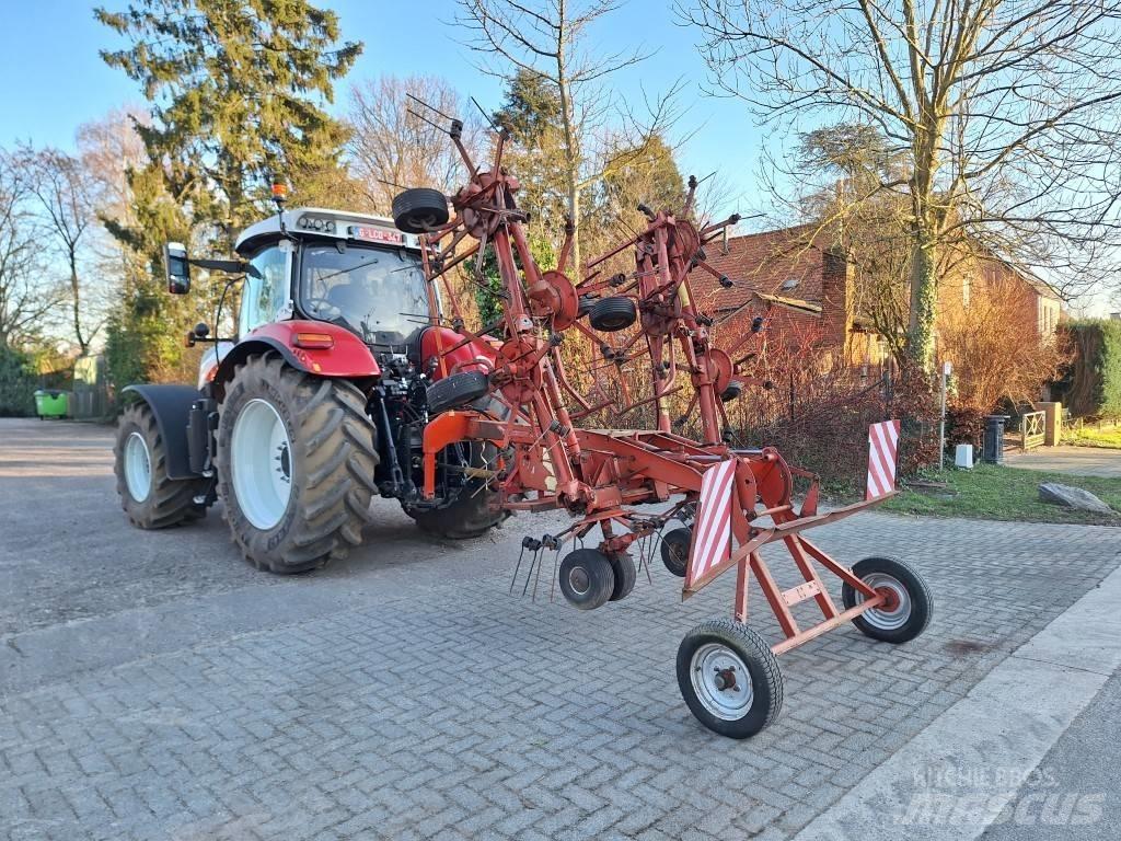 Kuhn GF 8501 T Obraceče a shrabovače sena