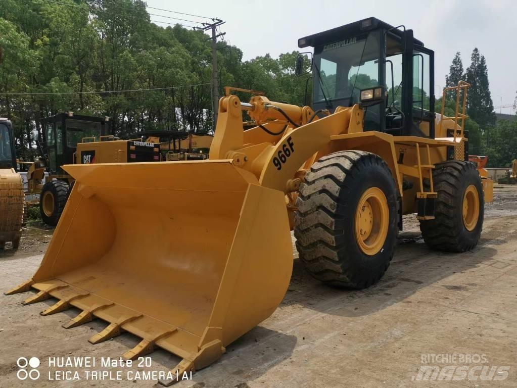 CAT 966 F Kolové nakladače