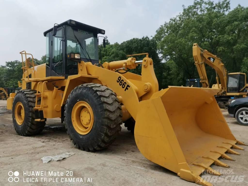 CAT 966 F Kolové nakladače