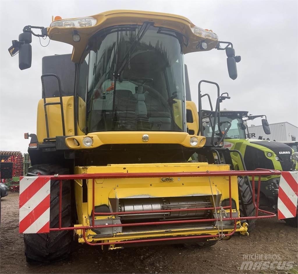 New Holland CR 980 Sklízecí mlátičky