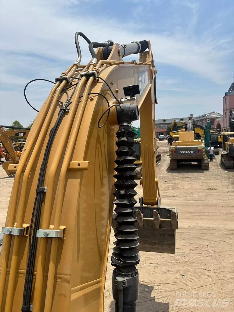 XCMG XE 215 DA Pásová rýpadla