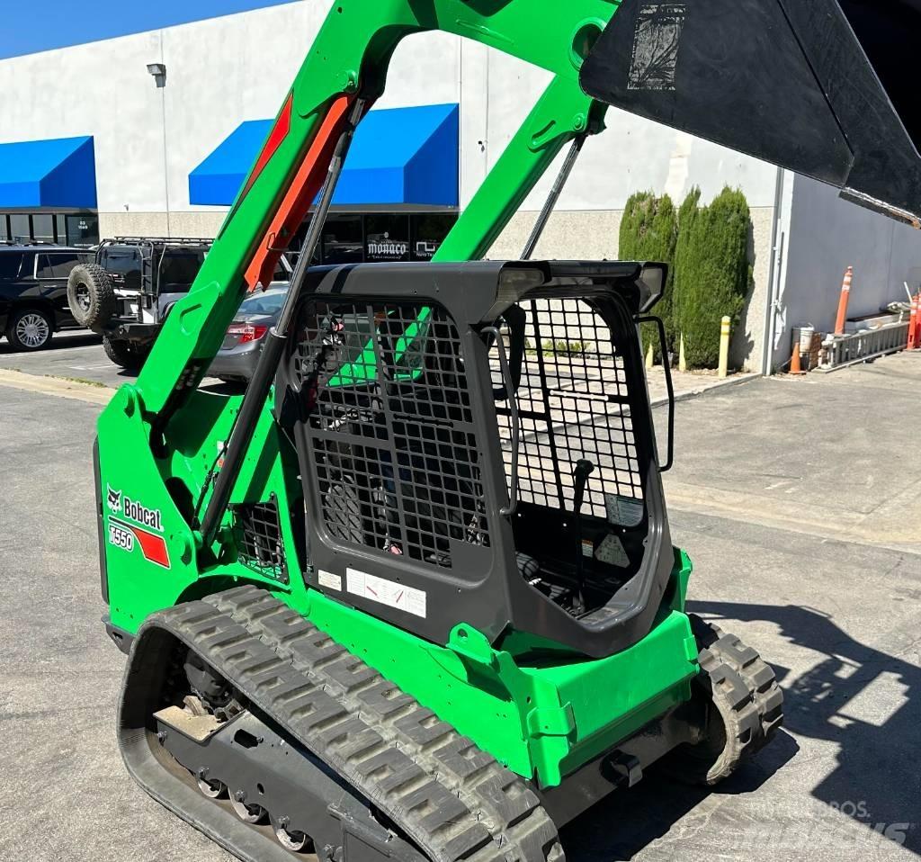Bobcat T 550 Smykem řízené nakladače