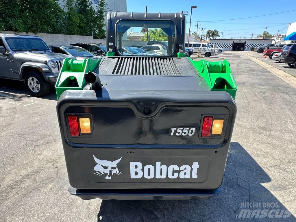 Bobcat T 550 Smykem řízené nakladače