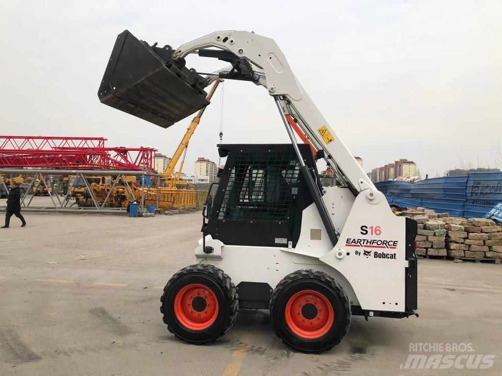 Bobcat S16 Smykem řízené nakladače