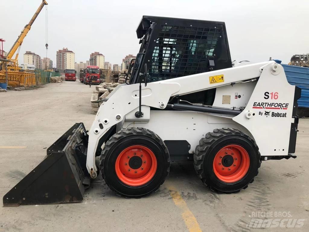 Bobcat S16 Smykem řízené nakladače