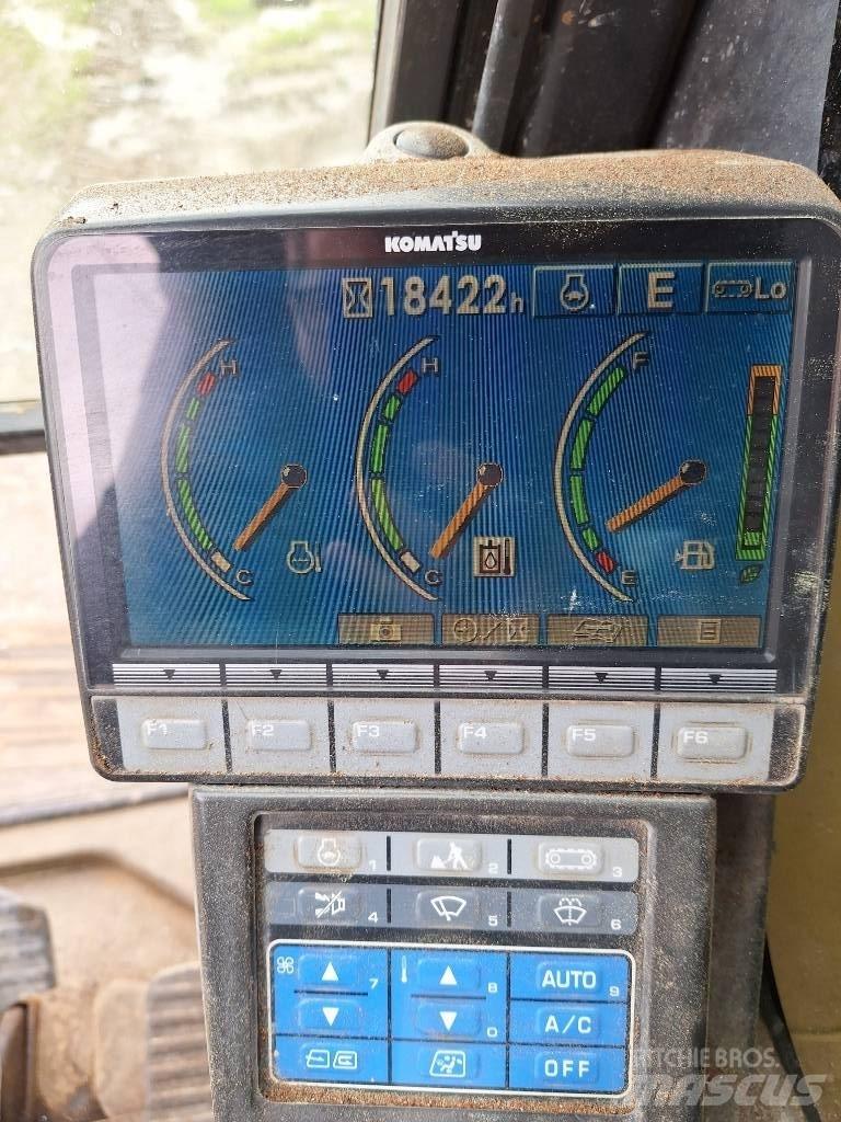 Komatsu PC 210 LC-8K Pásová rýpadla