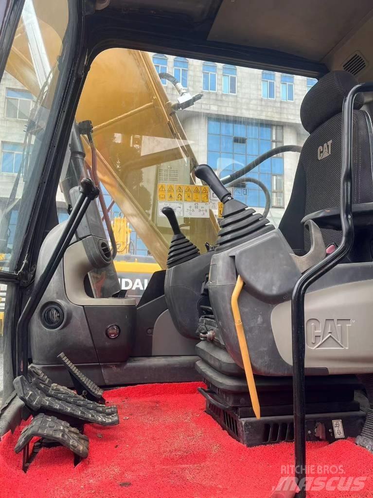 CAT 312D2GC Midi rýpadla 7t - 12t