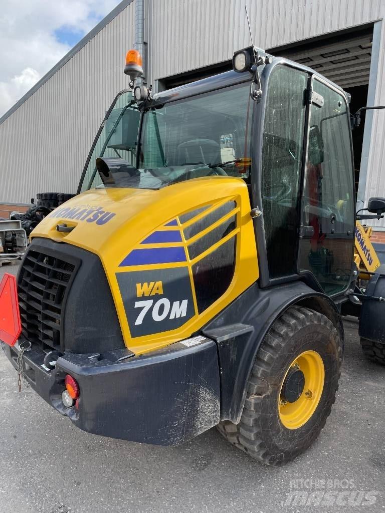 Komatsu WA 70 Kolové nakladače