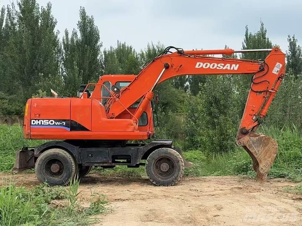 Doosan DH 150 W-7 Kolová rýpadla