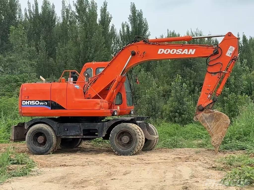 Doosan DH 150 W-7 Kolová rýpadla