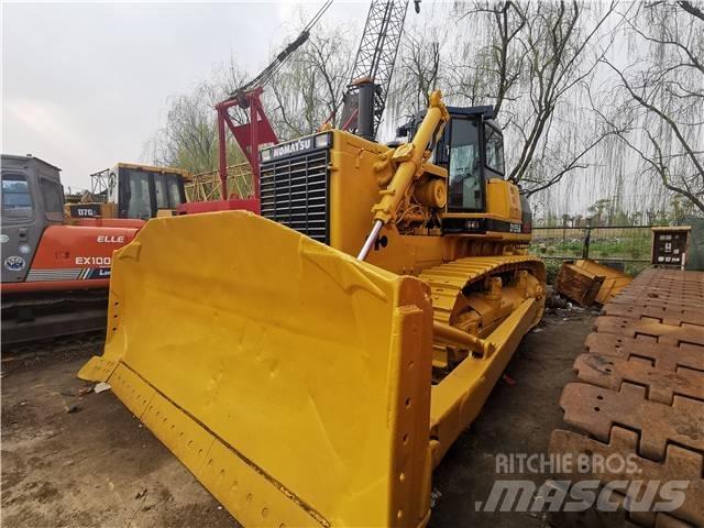 Komatsu D155A Pásové dozery