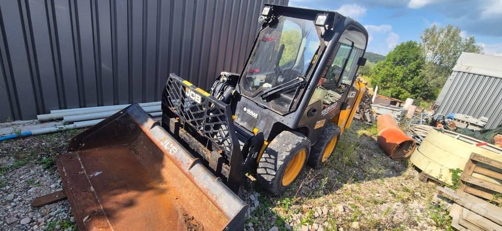 JCB 155 Smykem řízené nakladače
