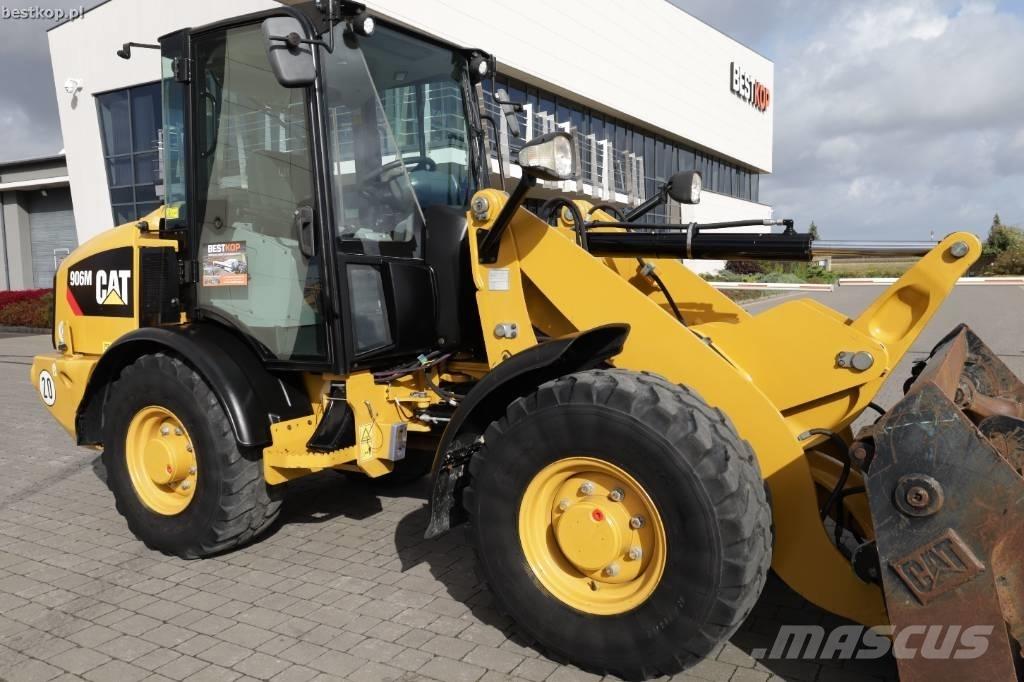 CAT 906M Kolové nakladače