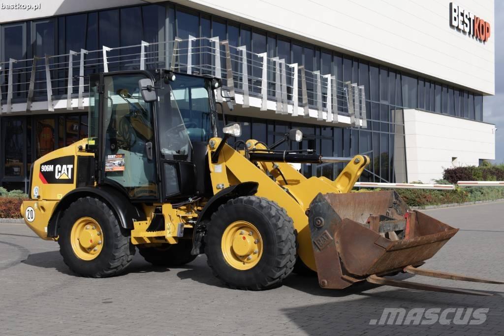 CAT 906M Kolové nakladače