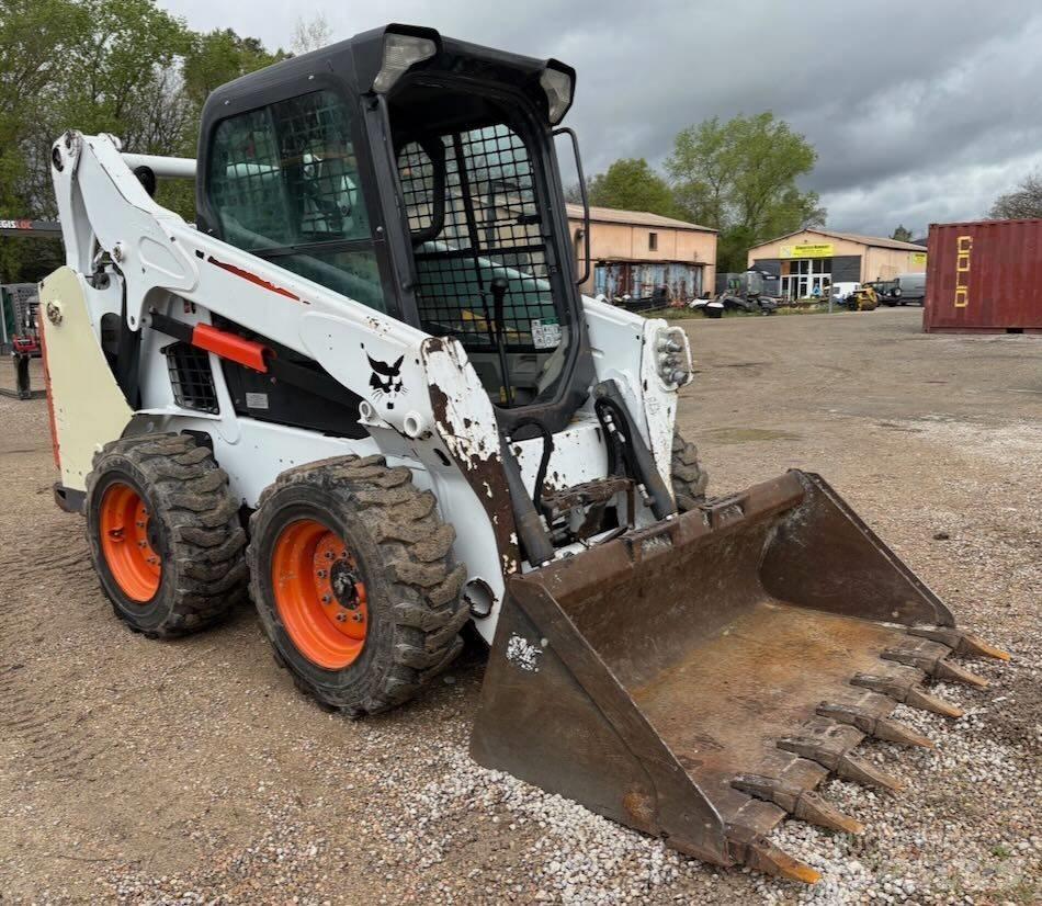 Bobcat S 530 Smykem řízené nakladače