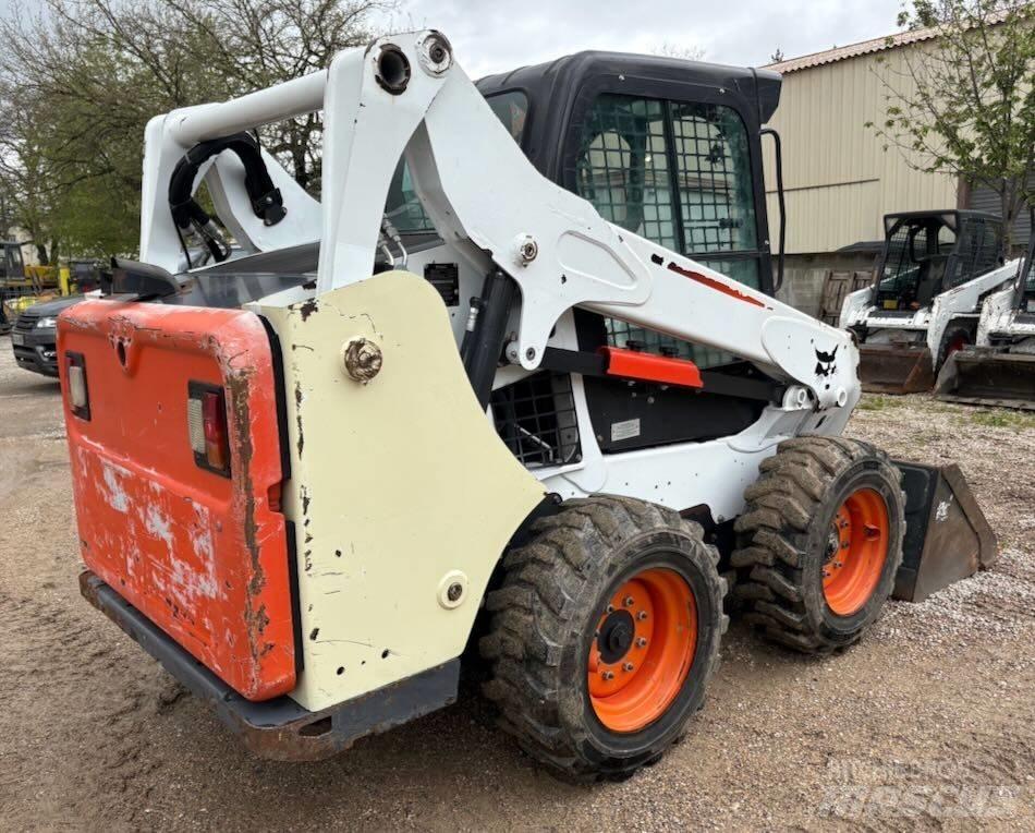 Bobcat S 530 Smykem řízené nakladače