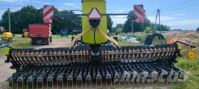 Junkkari W600 Kombinované secí stroje