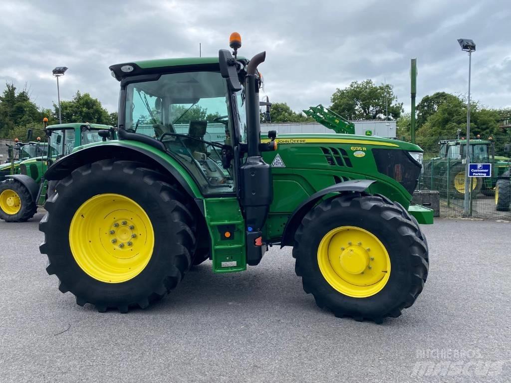 John Deere 6135R Traktory