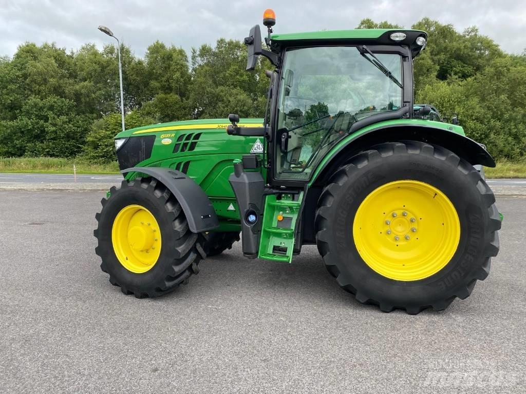 John Deere 6135R Traktory