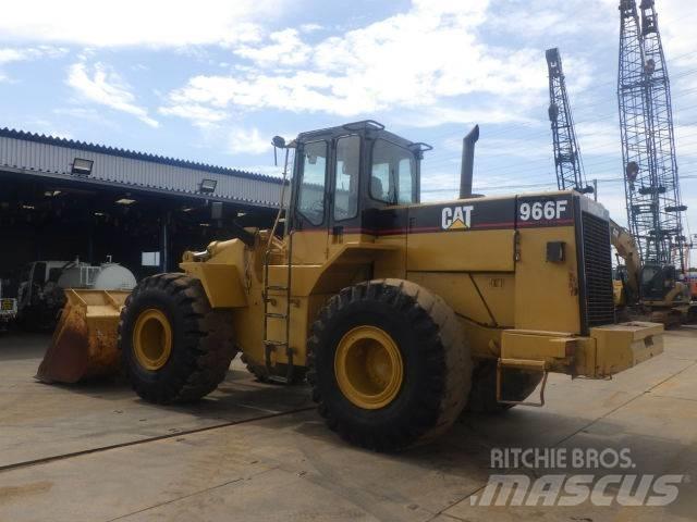 CAT 966 F Kolové nakladače