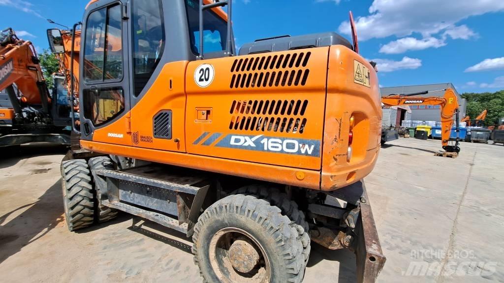 Doosan DX 160 W-3 Kolová rýpadla