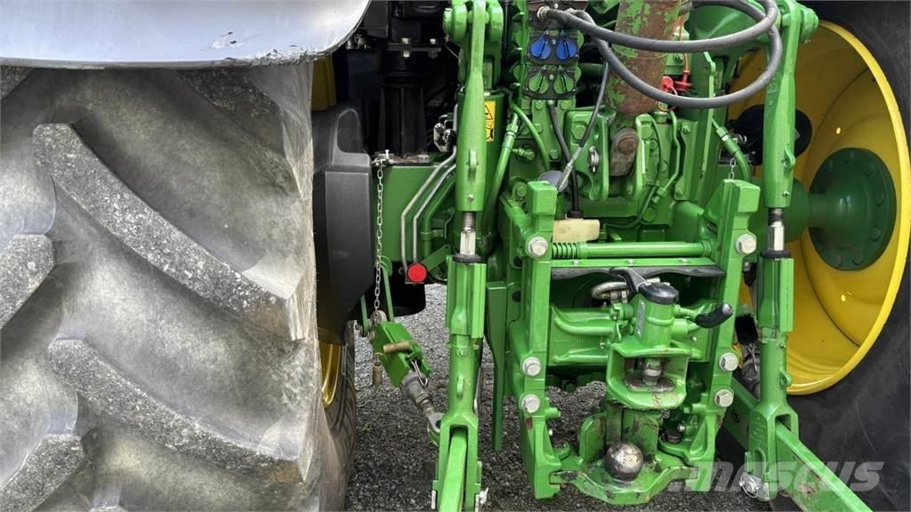 John Deere 6R195 Traktory