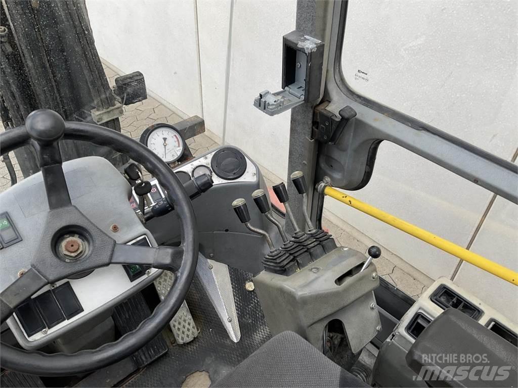 Kalmar DCD150-12 Dieselové vozíky
