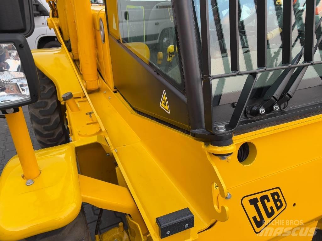 JCB 520-50 Teleskopické manipulátory